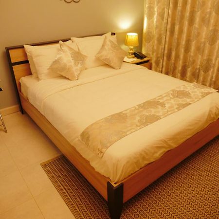 Ivory Castle Limited Hotell Kampala Exteriör bild