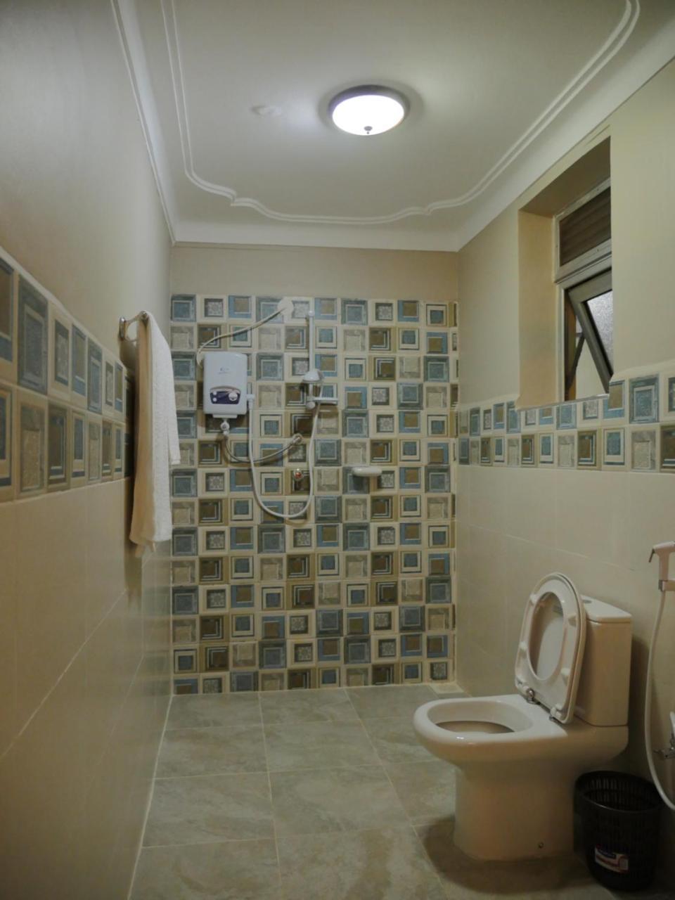 Ivory Castle Limited Hotell Kampala Exteriör bild