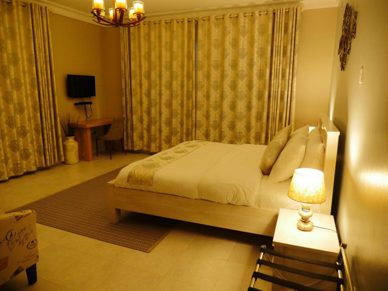 Ivory Castle Limited Hotell Kampala Exteriör bild
